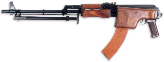 Фото ручного пулемета  Калашникова. Образца 1974 года со складным прикладом - РПКС74. Калибр 5,45-мм 