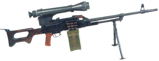 Фото пулемета ПКМ с ночным прицелом НСПУ